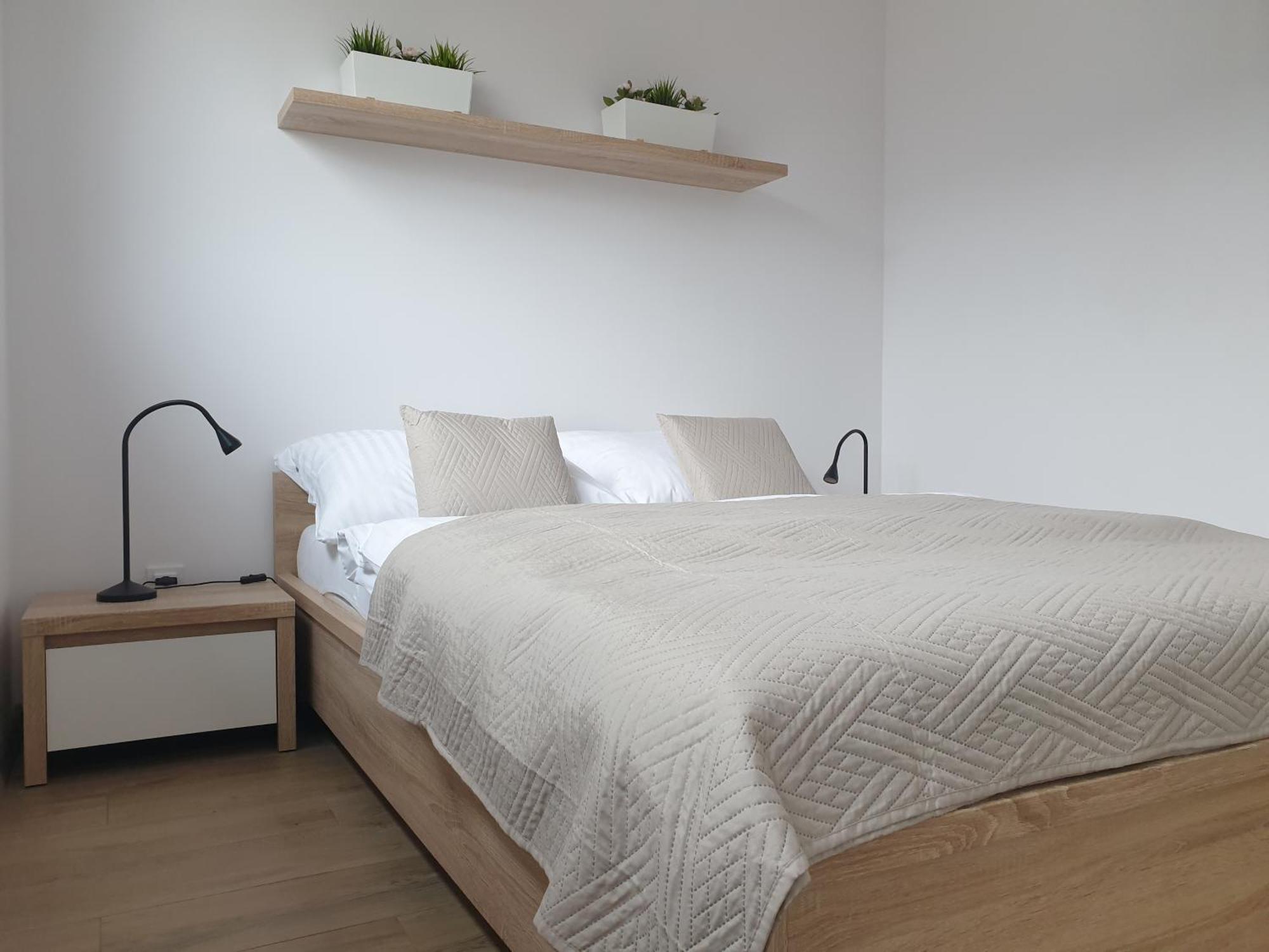 Near The Airport- Apartments Краків Екстер'єр фото