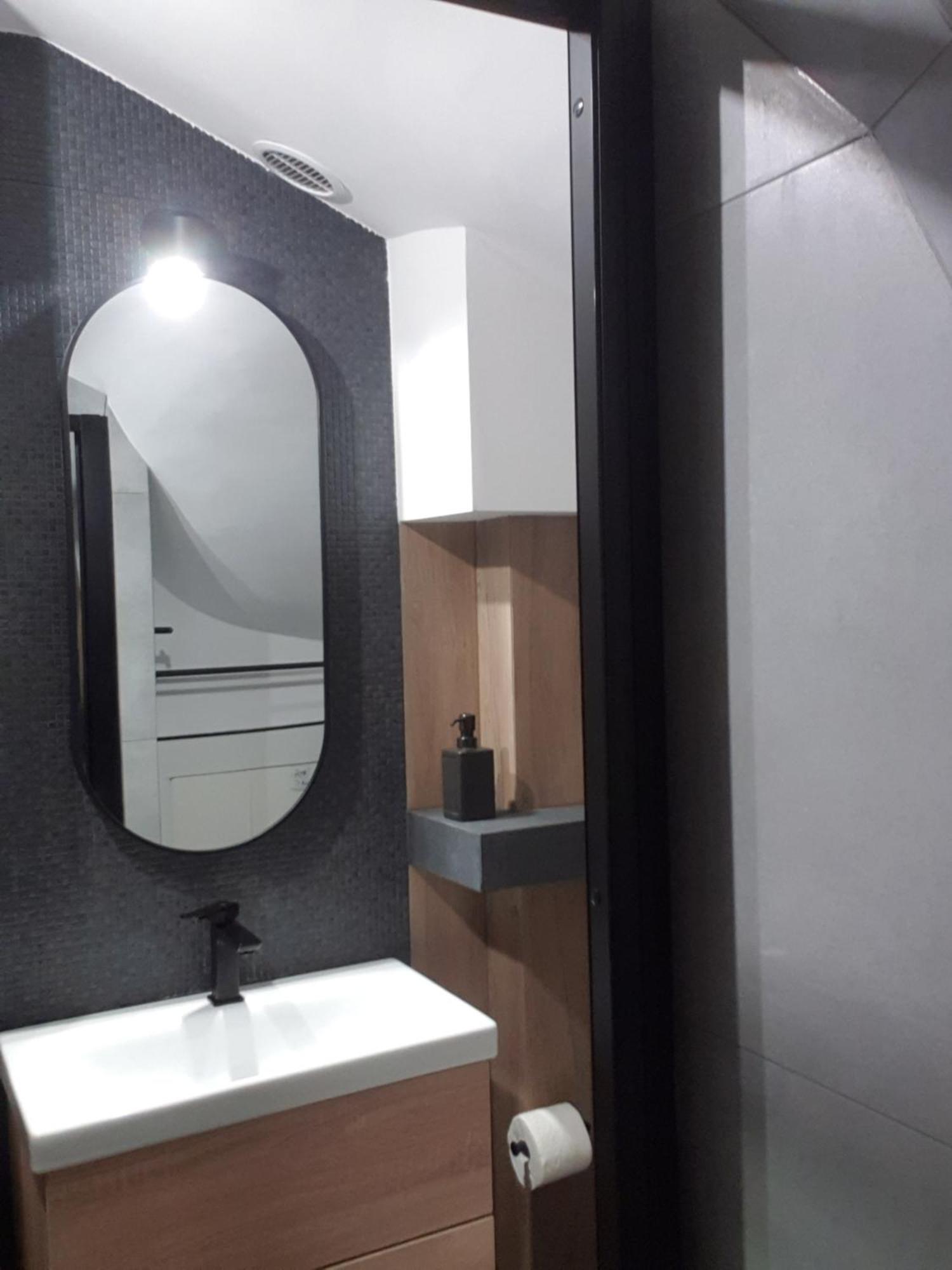 Near The Airport- Apartments Краків Екстер'єр фото